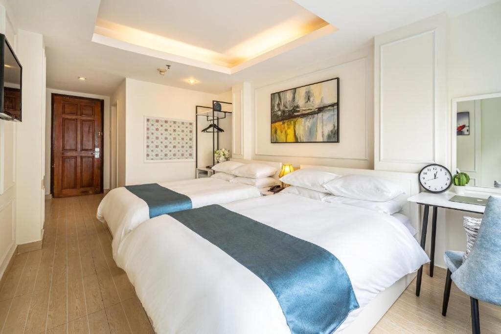 The Dilly - Truong Dinh Hotel